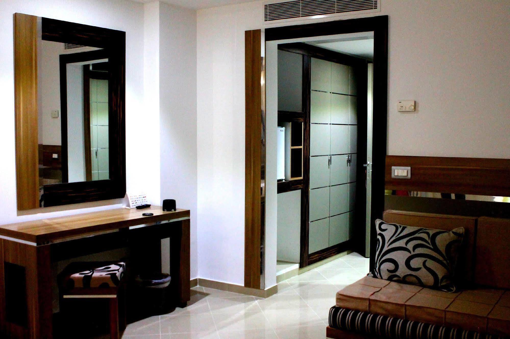 Marina Prestige Tabarka Hotel Exterior photo